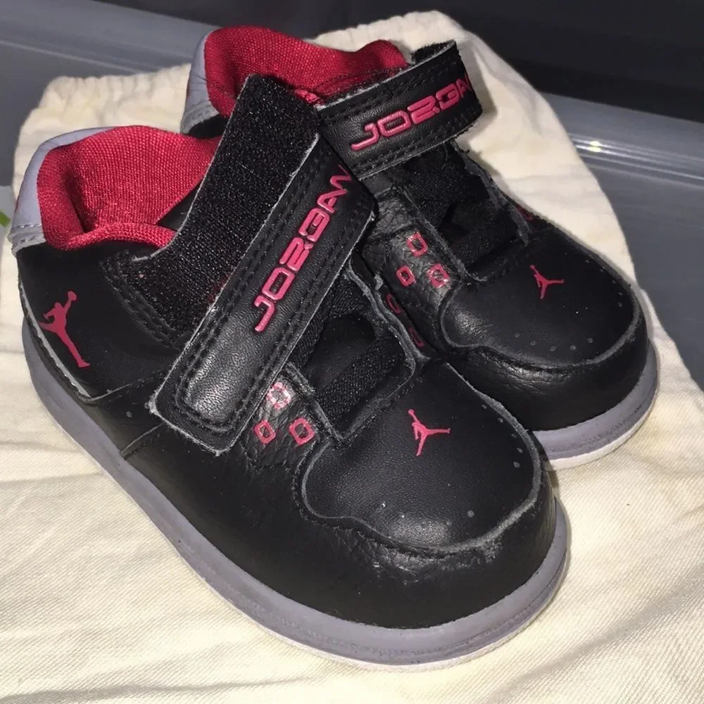 Black Red Nike Baby Toddler Jordan swingman shoes